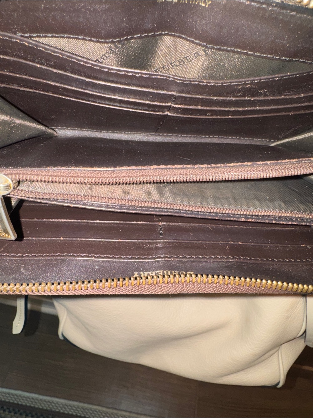 Burberry Cream Leather Hobo Bag with Tassel and Burberry Wallet Bundle - Picture 13 of 16